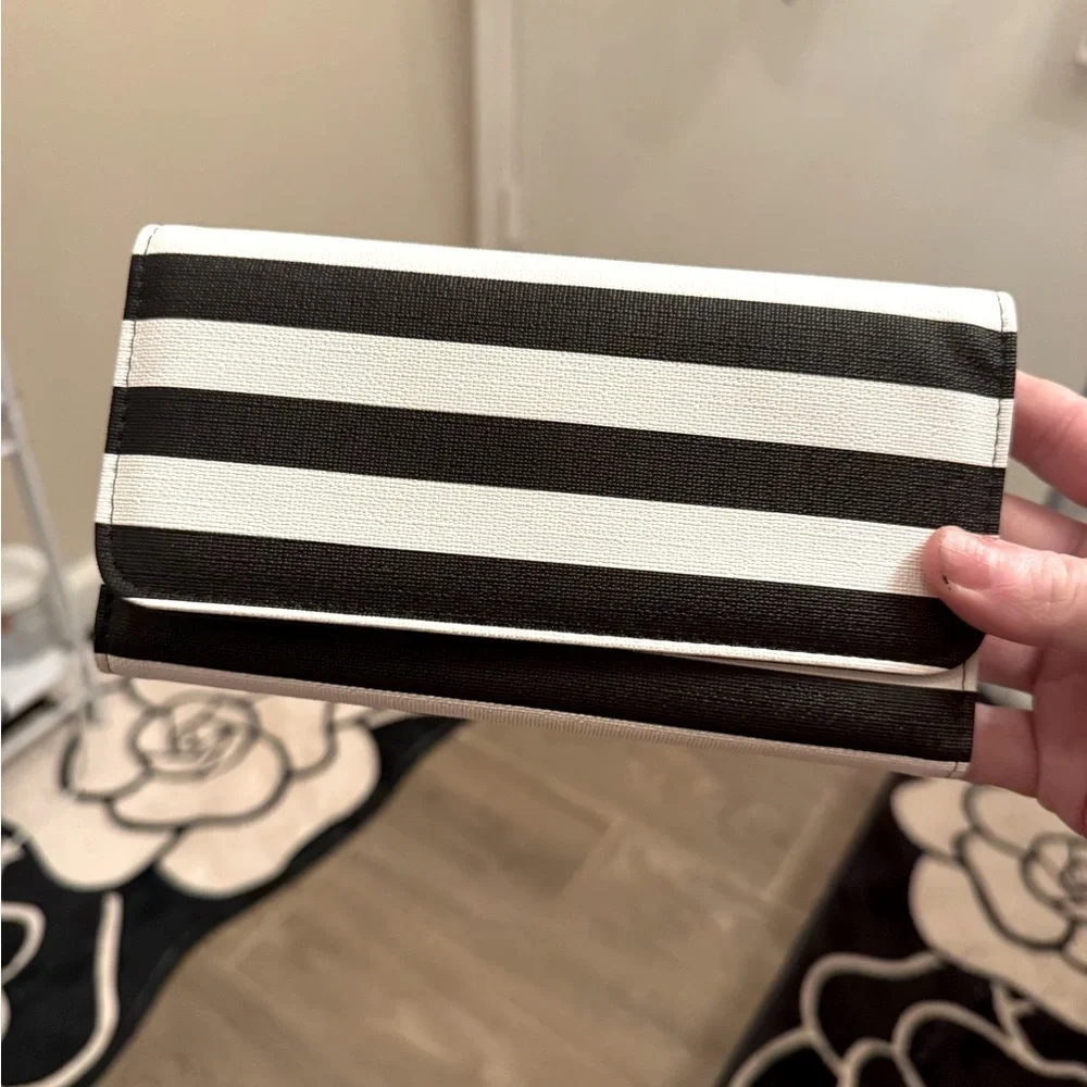 Kut from the Kloth Slim Striped Trifold Wallet Black/White  | Size: 7.5
